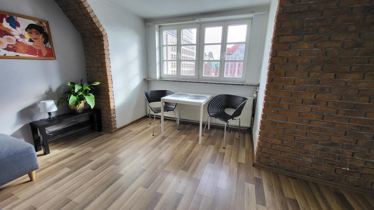 Prywatne Studio Dla 4 Osob Z Widokiem Na Rynek I Plac Solny! วรอตซวาฟ ภายนอก รูปภาพ